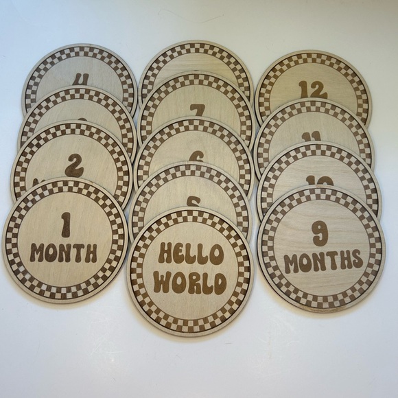 Checkered monthly milestones, photo props. Boho wood markers, pregnancy gift - Picture 6 of 8